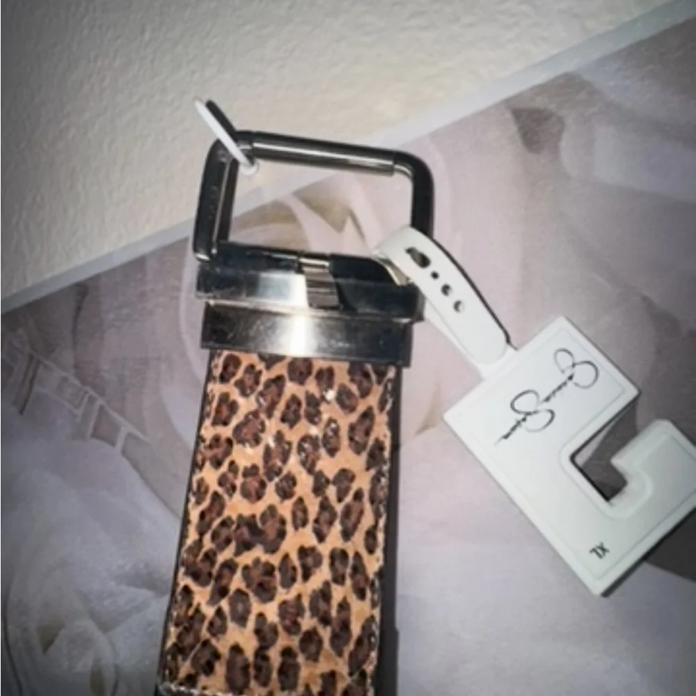 Jessica Simpson Wide leopard print belt w elasticized band with Buckle closure